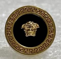 VERSACE メデューサスタッドピアス 片耳のみ - メルカリ