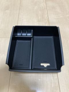 SALE V37 スカイライン　センターコンソール用トレイのサムネイル