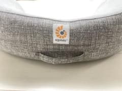 Ergobaby  エルゴベビー  ナーシングピロー  授乳クッションのサムネイル