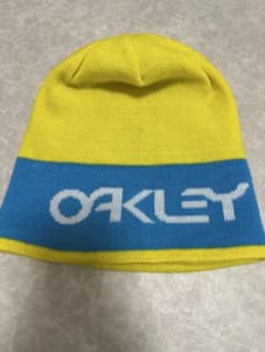 【美品】OAKLEY オークリー ニット帽 ビーニー リバーシブルのサムネイル