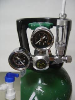 強炭酸水製作用レギュレーター＋炭酸水製作キット 自動ロック式蓋5個 ミドボン用 強炭酸水製作用レギュレーター＋炭酸水製作キット 手動ロック式蓋1個