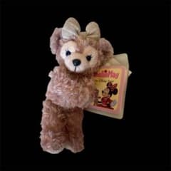新品タグ付】香港ディズニーランド シェリーメイ ぬいぐるみバッジ