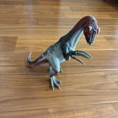 テリジノサウルスのサムネイル