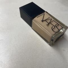 新品未使用！NARS ライトリフレクティングファンデーション 02176のサムネイル