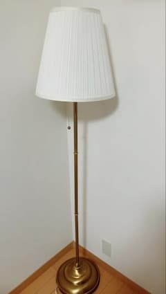 新年SALE】IKEA オースティード フロアランプ真ちゅうホワイト155cm