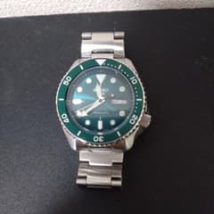 セイコー5スポーツ SEIKO  ファイブスポーツ 希少なグリーンベゼルのサムネイル