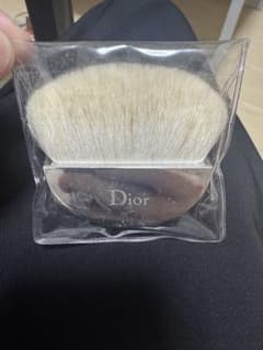 Dior ファンデーションブラシ 扇形のサムネイル
