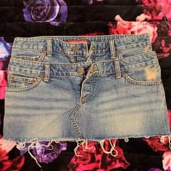 ダブルボタンチャックのミニスカートのサムネイル