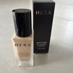 【極美品】HERA シルキーステイ 24H ファンデーション（1回のみ使用）のサムネイル