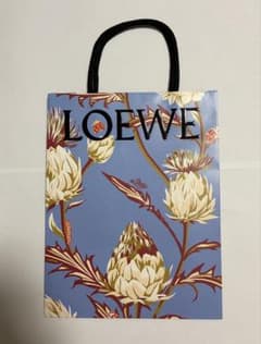 LOEWE 2026春限定 ショッパー 紙袋 - メルカリ