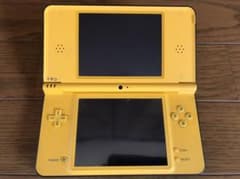 任天堂 ニンテンドーDSi LL イエロー 本体のサムネイル