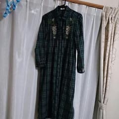 アクシーズ 刺繍入り ロングワンピースのサムネイル
