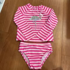 美品！GAPの水着 ラッシュガードのサムネイル