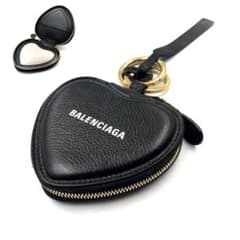 BALENCIAGA ミラー付き小物入れハート型 超美品》BALENCIAGA バレンシアガ ミラー付き小物入れ ハート型 黒系