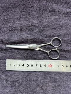 美容　シザー　武芸シザー　5インチ　ヒットポイント無し　指かけ無し 美容 シザー 武芸シザー 5インチ ヒットポイント無し 指かけ無し