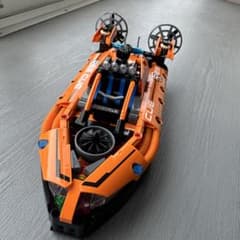 LEGO Technic レスキューホバークラフト 42120のサムネイル