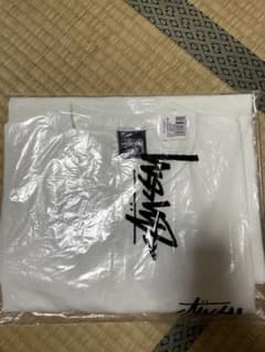 Stussy ホワイト Tシャツ バックプリント Cherries Teeのサムネイル