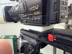 Professional-grade ENG attachment V2 + V-mount set for converting consumer equipment to a professional tripod! White plate.