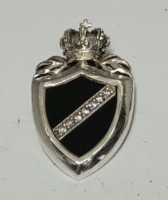 justin davis CROWN SHIELD ペンダント - メルカリ