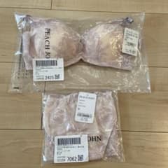 ピーチジョン　ミラクルブラ　ショーツセットB70 
新品　未使用のサムネイル
