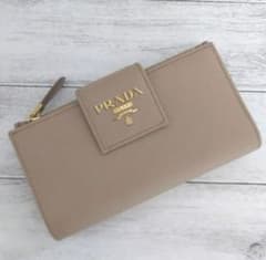 極美品！PRADA サフィアーノ 折り財布のサムネイル