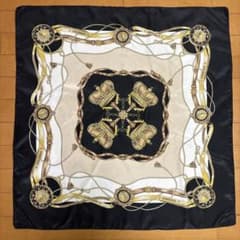 E.PLURIBUS.UNUM.1921 シルク風 黒金装飾 スカーフのサムネイル