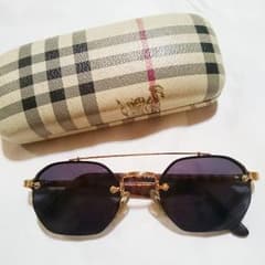 BURBERRYバーバリーサングラスゴールドフレームグレーレンズケース付きのサムネイル