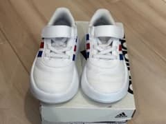 新品adidas キッズ スニーカー ホワイトのサムネイル