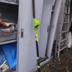 充電バッテリー式家庭用枝払い機のサムネイル