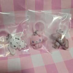 シュガバニ　ふわふわめじるしアクセサリー　ぶちうさ　ストロベリーうさ　くろうさ