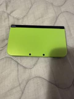 New Nintendo 3DS LL ライム×ブラック 本体のサムネイル