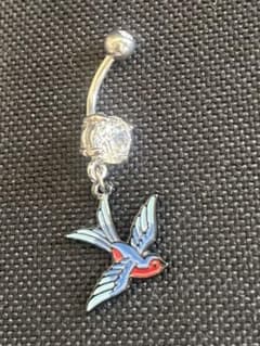 へそピアス　ボディピアスのサムネイル