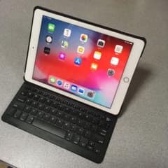 docomo iPad pro 9.7  Cellular 32GB キーボードのサムネイル