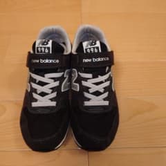 new balance 996 キッズスニーカー ブラック/グレー　23.5のサムネイル