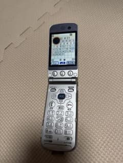 F883iES 折りたたみ式携帯電話 本体 バッテリー付き - メルカリ