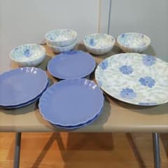 青と白の花柄デザインの食器セット - メルカリ