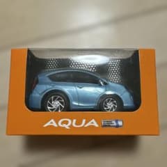 TOYOTA AQUA プルバックミニカーのサムネイル