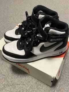 NIKE × STUSSY エアフォース1 ミッドのサムネイル