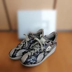 agile スネークパターン スニーカーのサムネイル