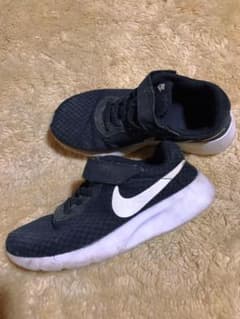 NIKE ナイキ スニーカー タンジュンのサムネイル