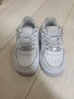 Nike Air Force 1 ホワイト キッズサイズのサムネイル