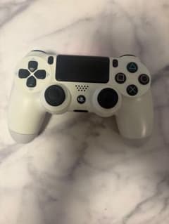 PS4 純正コントローラー ホワイトのサムネイル