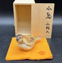 【希少品】安田充岐　小鳥　小物入れ　置物　陶器　共箱付き 希少品】安田充岐 小鳥 小物入れ 置物 陶器 共箱付き - メルカリ
