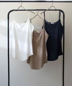 【白&黒2枚セット】ロング丈レイヤード無地キャミソールのサムネイル