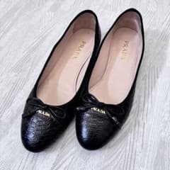 美品PRADA プラダ フラットシューズ 黒 リボン バレエシューズ レザーのサムネイル