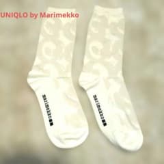 ユニクロmarimekko パターン入りオフホワイトソックスのサムネイル
