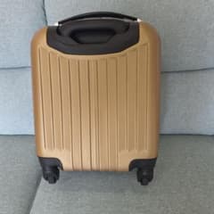 travel depart ゴールドキャリーケースのサムネイル