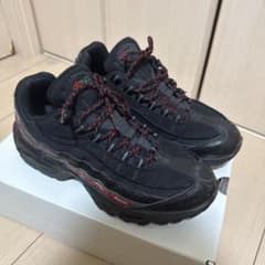 NIKE AIR MAX 95 × UNDEFEATEDブラック 26.5cmのサムネイル