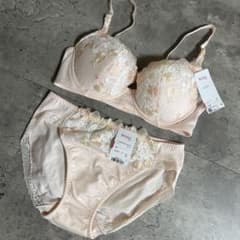 ワコール｜ブラジャーショーツset 新品 ワコール ウイング ブラジャーショーツセット C70 - メルカリ