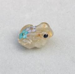 オルゴナイト白蛇の抜け殻入りカエルちゃんNo.39 - メルカリ